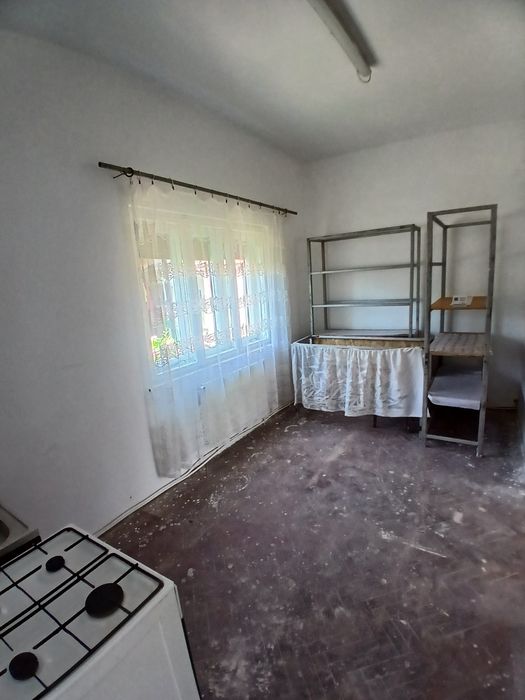 Dau Casa in Chirie