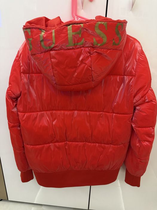 Дамско зимно яке Guess оригинално
