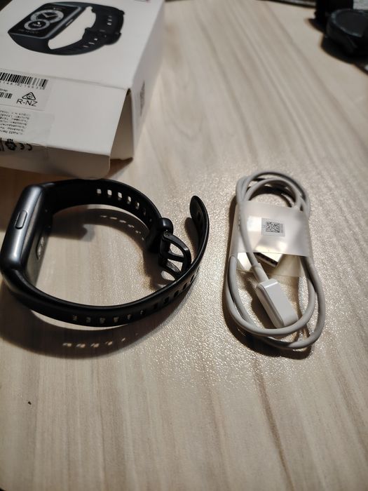 Продава Huawei band 6