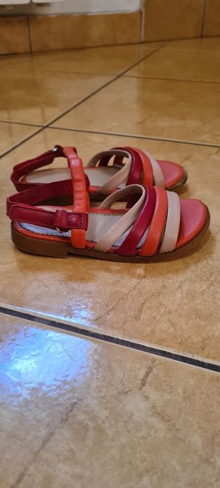 Sandale ZARA piele. Nr 22