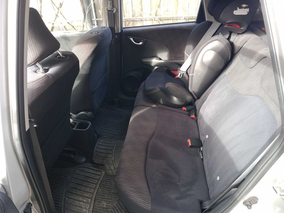 Honda Jazz 2011, 1.4L benzina aspirat, cutie AUTOMATA CVT, 92000Km