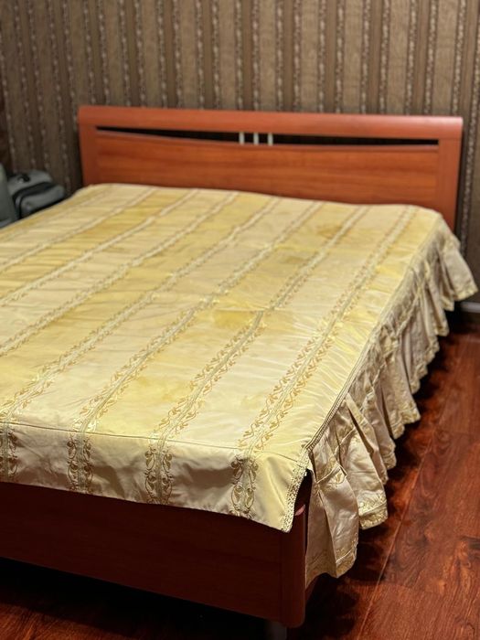 Продам шкаф, тумбу, диван