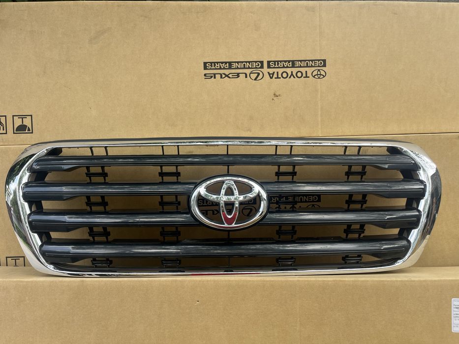 Решетка радиатора Land Cruiser 200