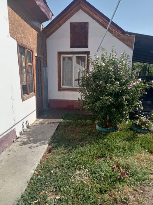 Продаеться отдельный дом