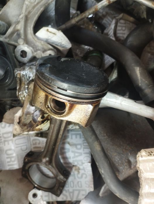 Piston Dacia Logan 0.9tce Sandero etc 2014-2020