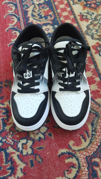 Кроссовка 39Размер