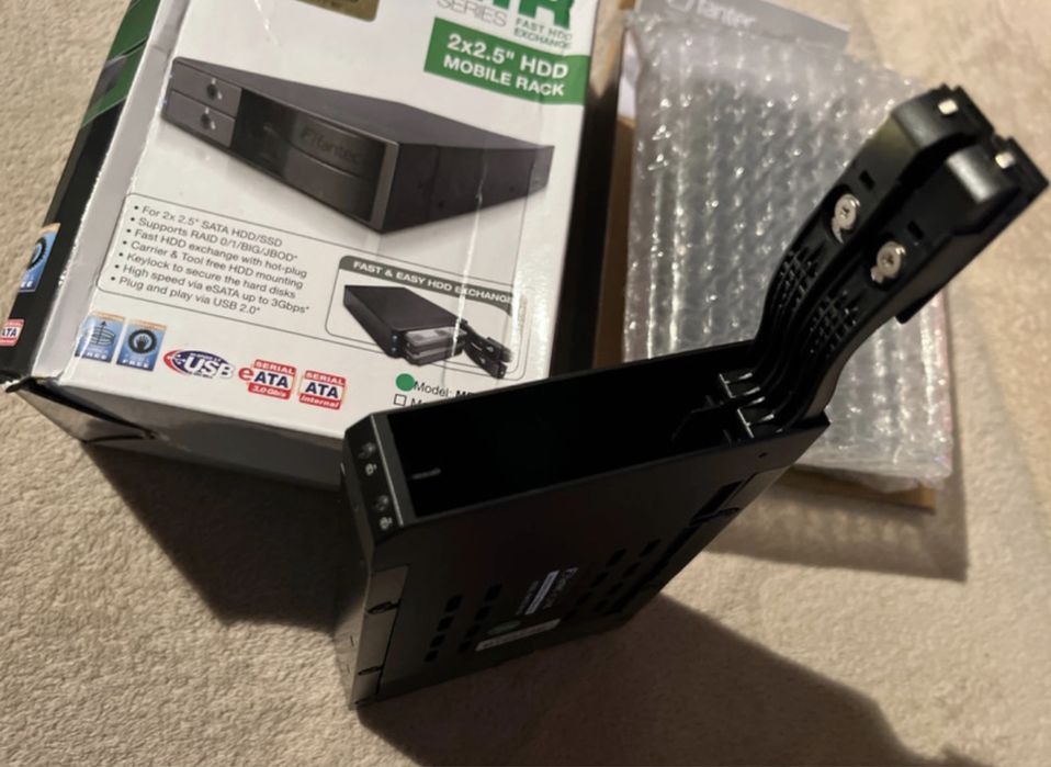 Statie stocare Hard Disk HDD sau SSD Fantec