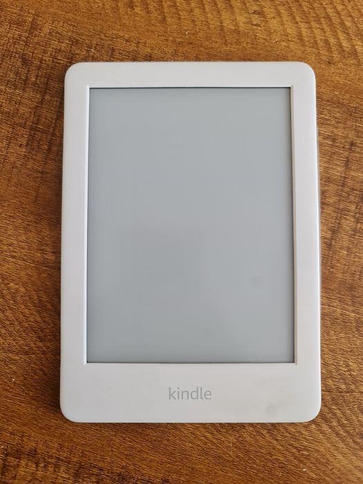 eBook Reader Amazon Kindle 10th Generation - 375 Lei