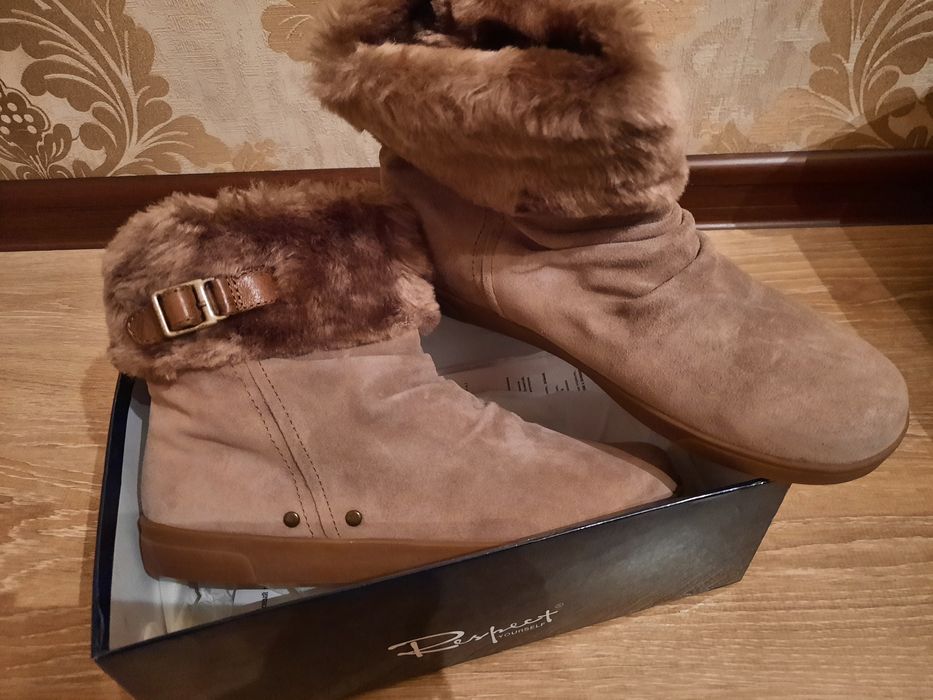 Сапоги новые кожанные с натуральным мехом внутри  зимние в упаковке