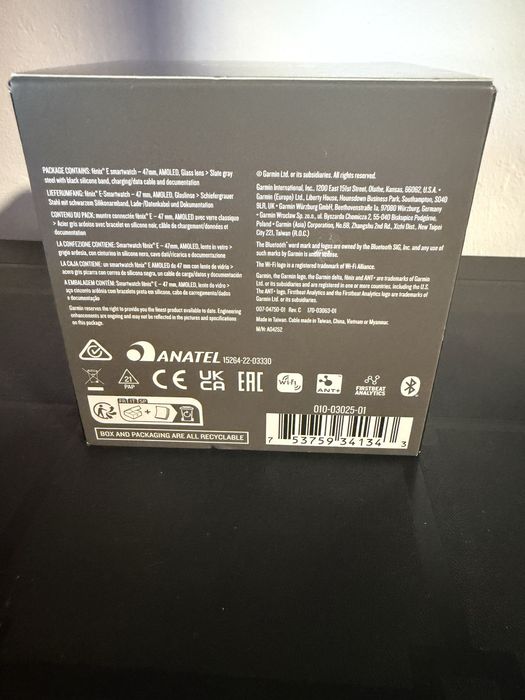 Garmin fenix E 47mm smart watch pe negru si pe silver