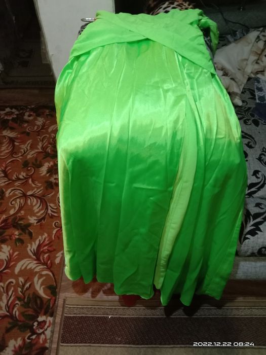 Продам женские платья