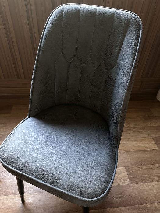 Продается новый стол стул