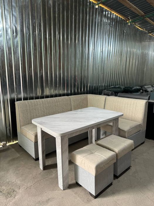 Продаётся Кухонные уголки