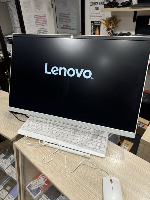 Sistem All-in-One Lenovo intel i3-8145U 24 inch, 1TB + 128GB SSD