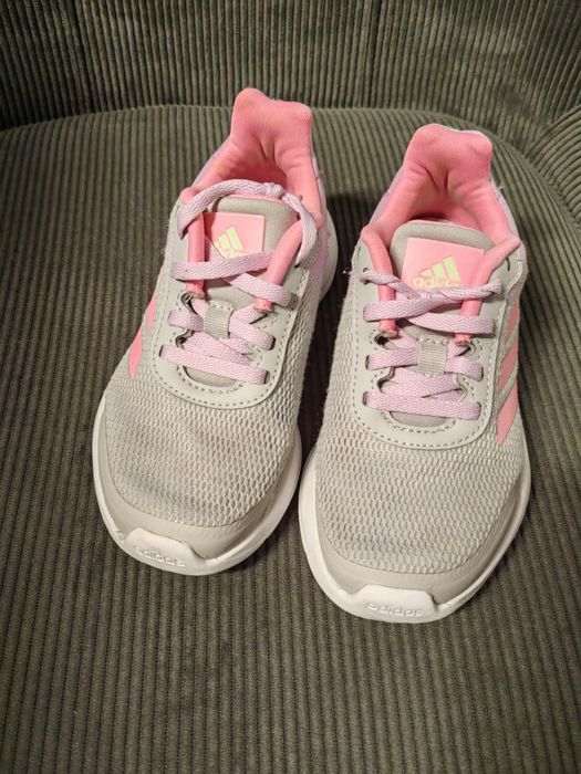 Adidași Adidas nr 28