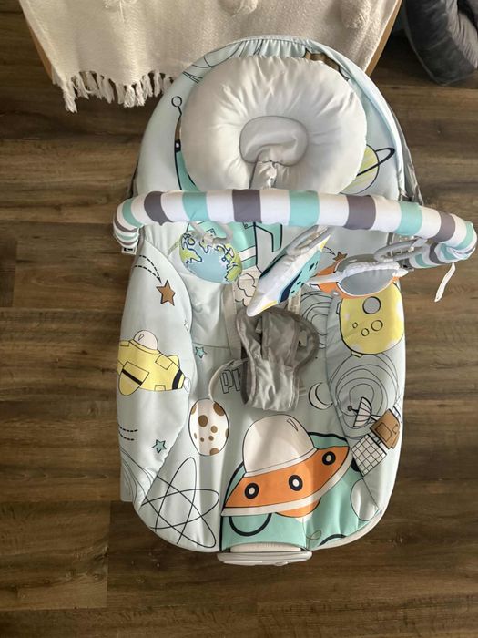 Бебешки шезлонг мъзука и вкжрация , арка с играчки