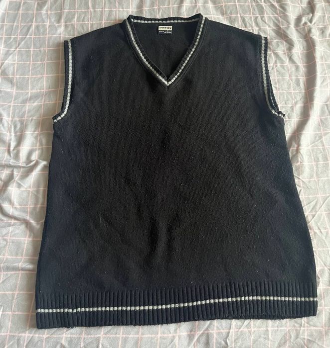 Продам школьную жилетку