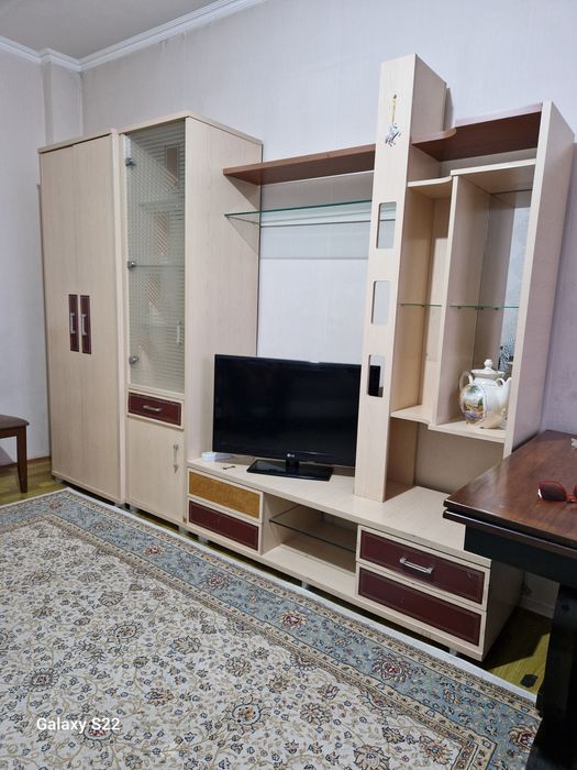 Отдам даром стенку в зал