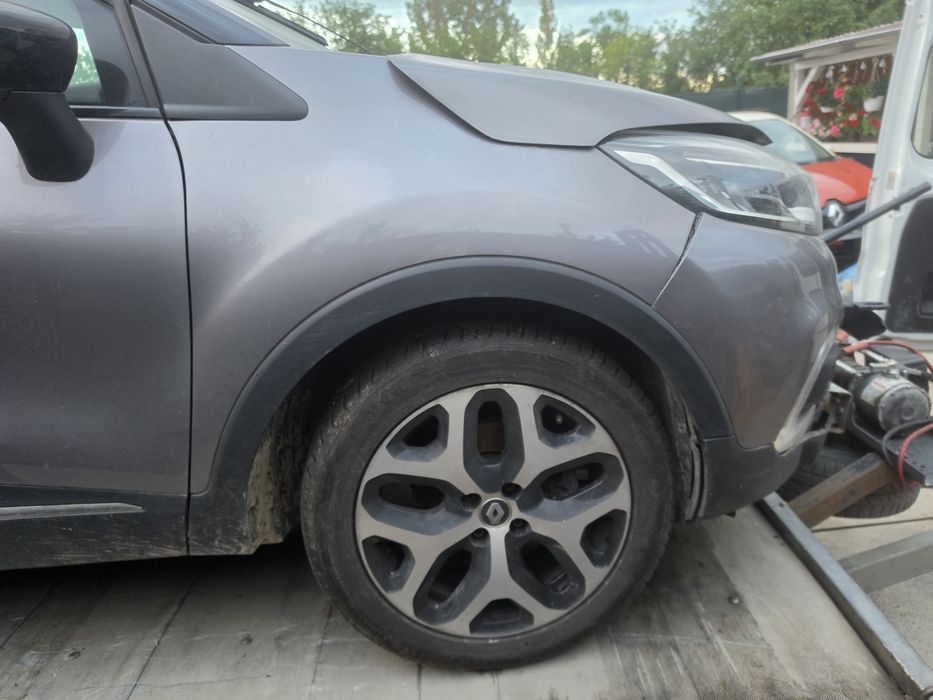 Dezmembrez Renault Captur