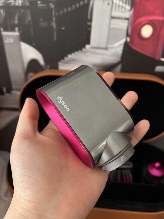 Продам DYSON стайлер оригинал