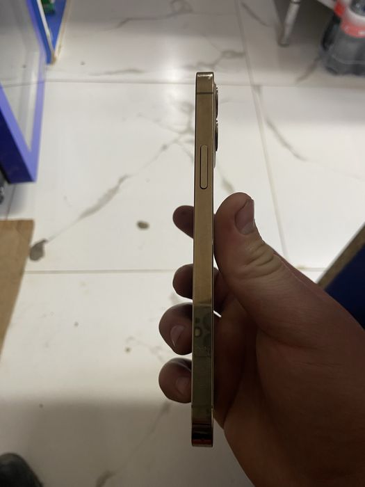 Айфон 12 про в отличном состоянии