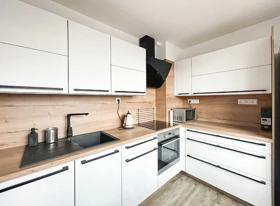 Дава се под наем Двустаен апартамент в Пловдив, Център - 55 кв.м за 175 € - Снимка #1