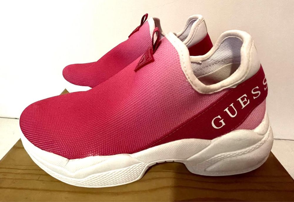 GUESS ориг.маратонки от Англия