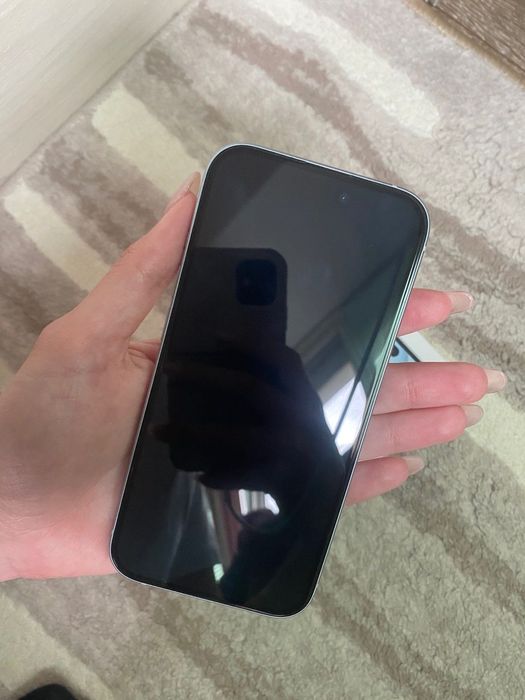 Продавам iPhone 15