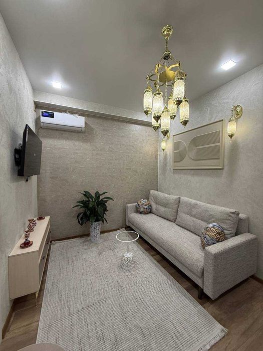 Ориентир: ул. Шота Руставели, Южный вокзал Площадь:30 м² + 4м² балкон;