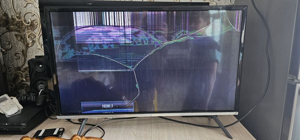 Artel  televizor 32 Sotiladi. Ekrani singan