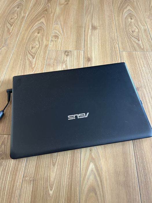 Vand laptop asus in stare impecabila.