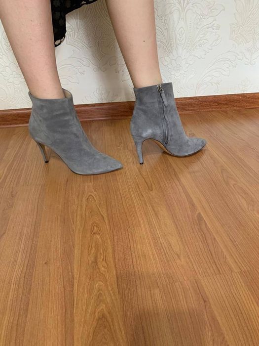 Продам ботильоны Armani