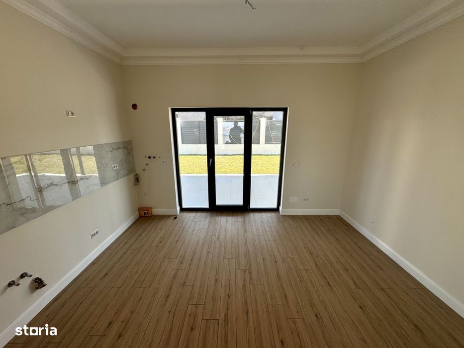 5 camere! CANALIZARE! Incalz in pard! Vila Tomesti