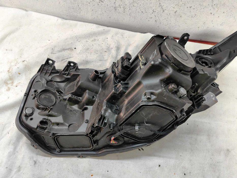 Оригинален фар Тойота Аурис  Toyota Auris Led