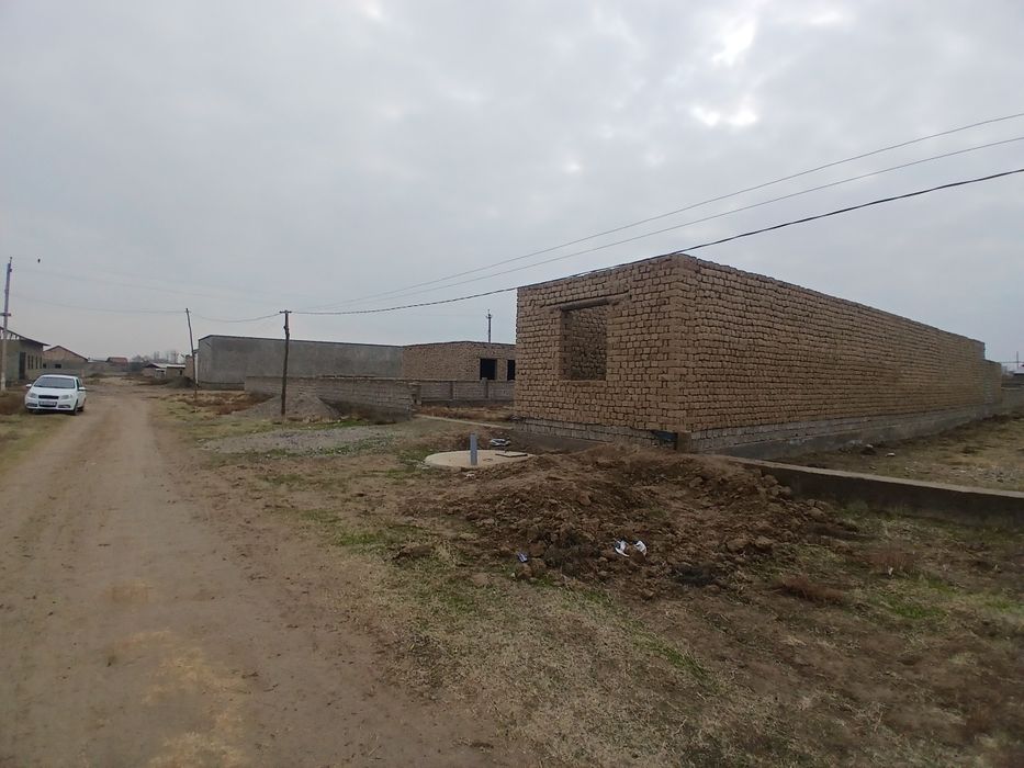 Uchaska sotiladi Yangibog