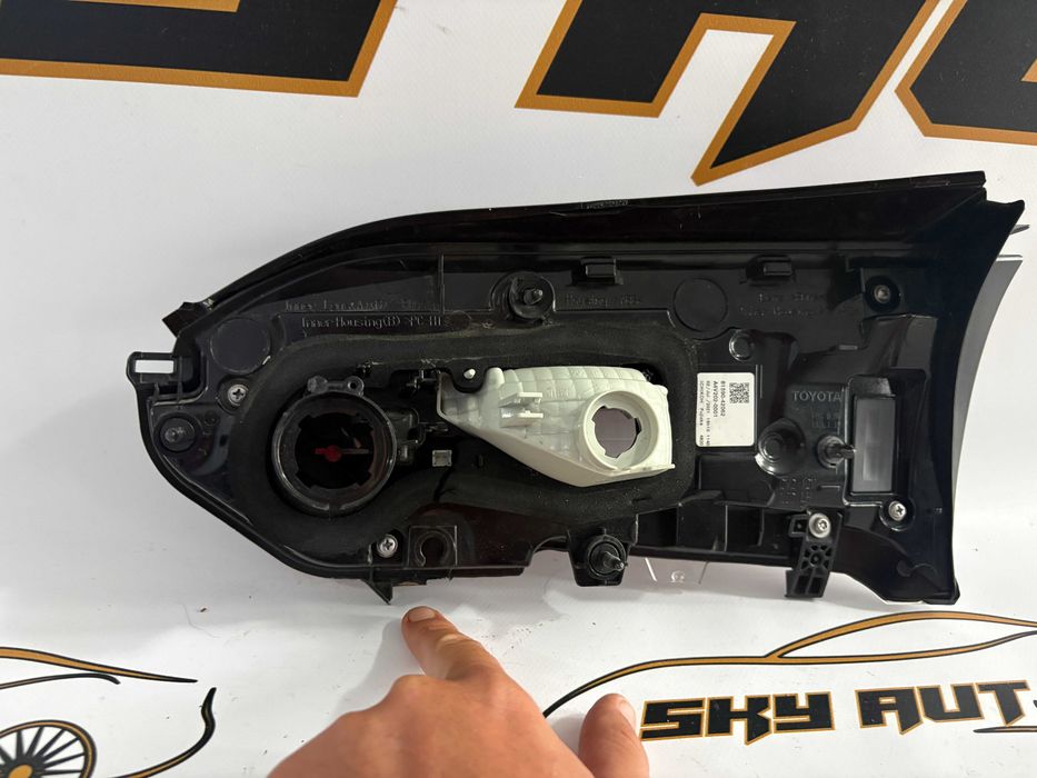 Stop stanga led pe haion Toyota Rav 4 dupa 2019 original cod 81590-42062