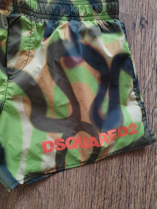 dsquared2 - страхотни юношески шорти 100% оригинал ЗАБЕЛЕЖКА ОТРЯЗАН БАНДАЖ ДОБРО СЪСТОЯНИЕ