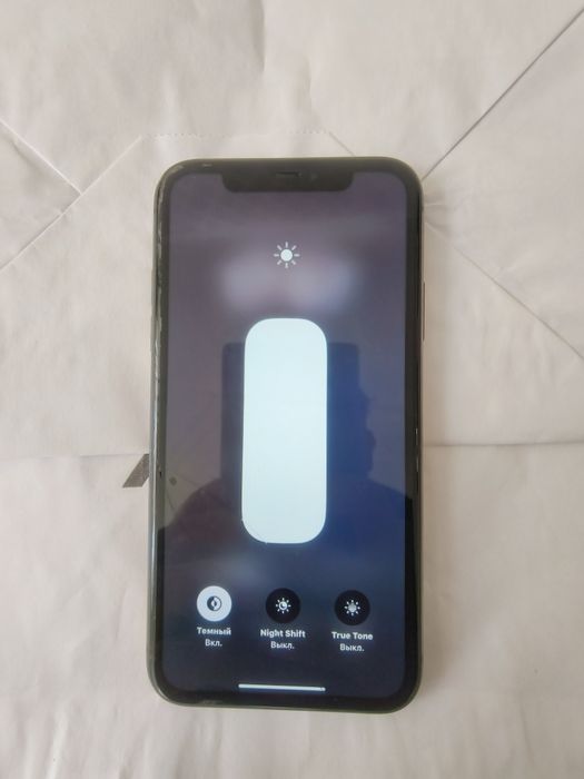 IPhone 11 телефон