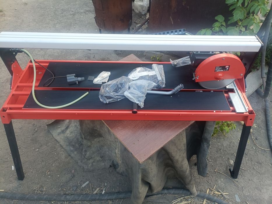 Продам  (камнерезка плиткорезка)в одном