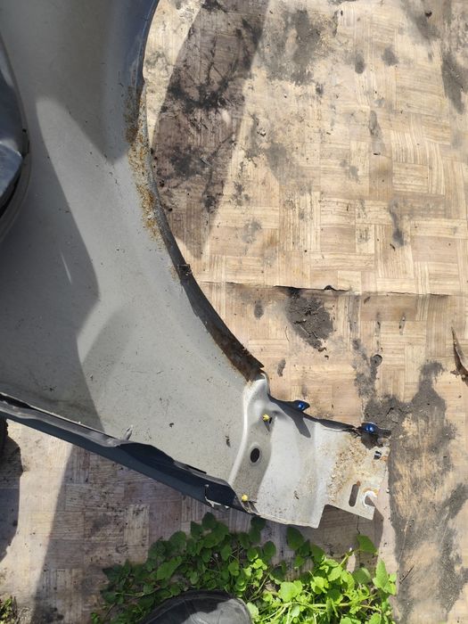 Ляв и Десен калник-Range Rover Sport -3.6-272кс-2008г