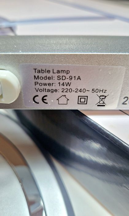 Lampă masă manichiură 14W reglabilă – folosită o singură dată