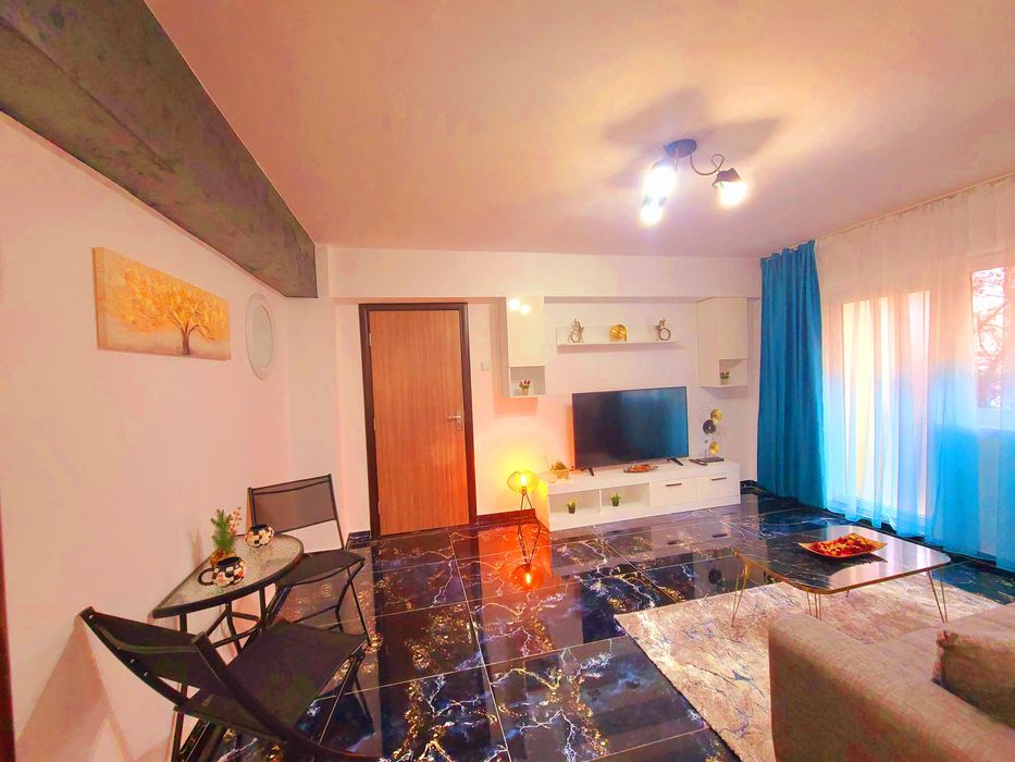 Apt 3 camere ultramodern – Ultracentral, complet renovat, nelocuit