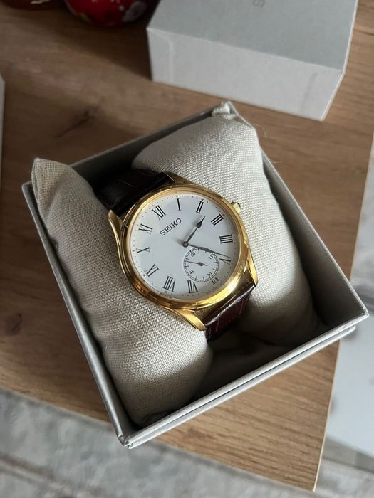 Кварцевые часы Seiko Essential