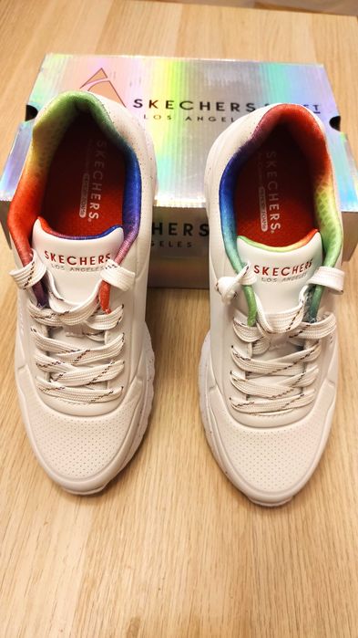 Продавам дамски обувки Skechers Street Los Angeles номер 36