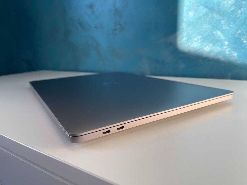 MacBook Pro 16” - Intel Core i9, 64 GB RAM , IMPECABIL