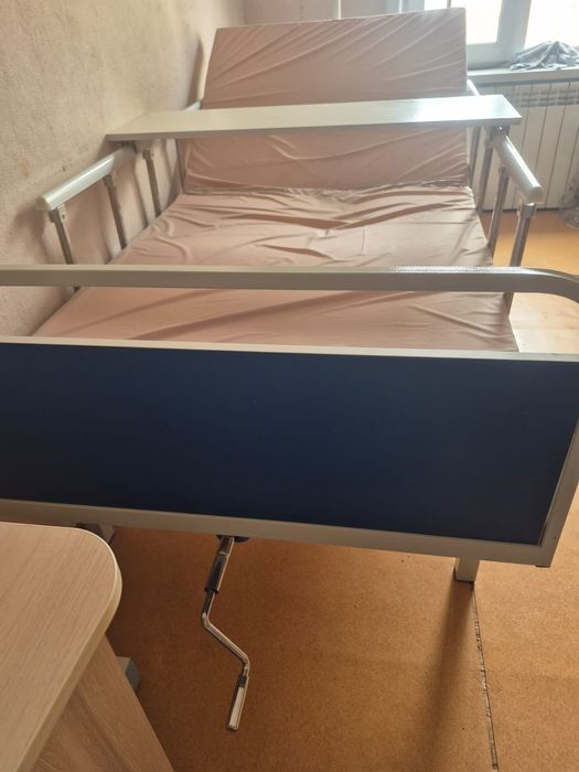 Кровать медицинская