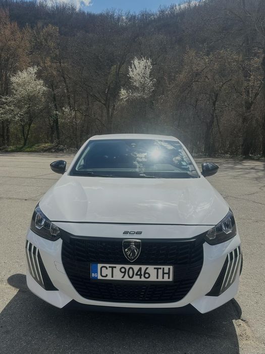 Пежо 208 1.2 110 к.с HYBRID автоматик