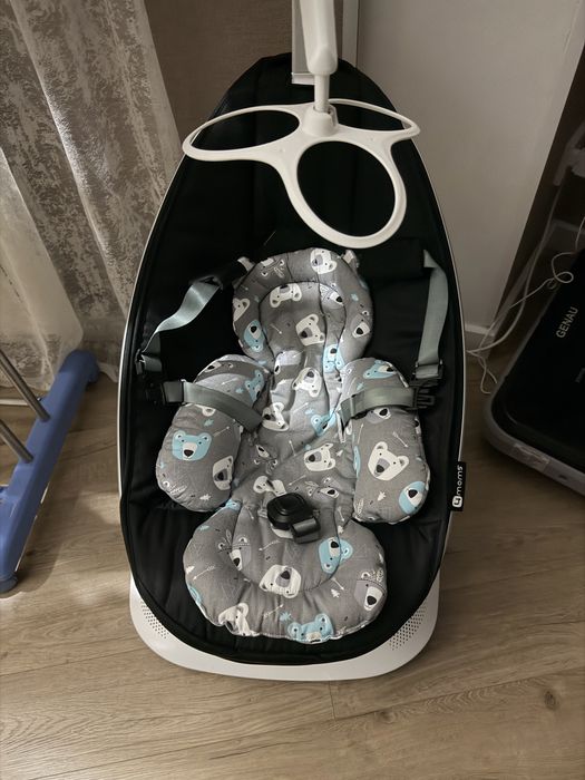 4moms mamaRoo в отличном состоянии.