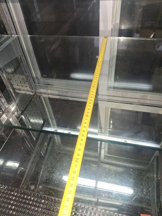 Хладилна витрина отворена