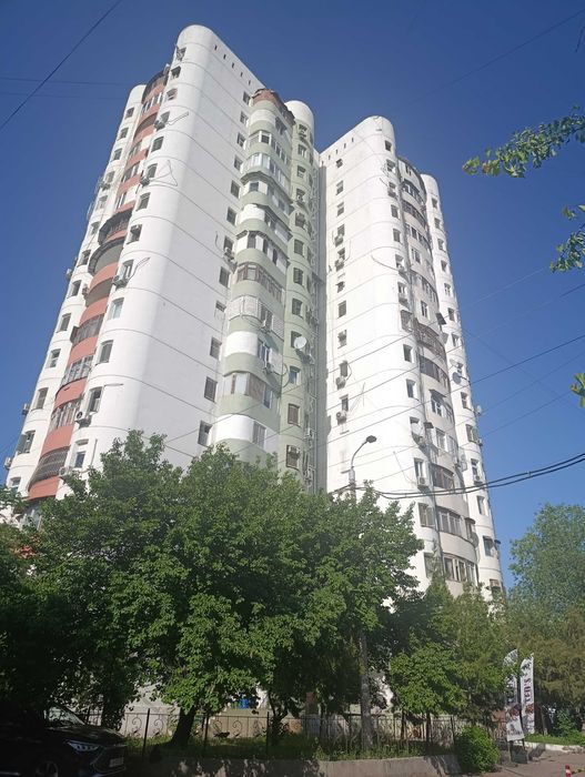 Продам долю в однокомнатной квартире на Ц5, на 9 этаже 16 этаж дома